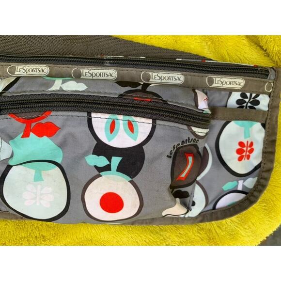 Lesportsac Gray Apple Design Beltbag/Crossbody/Fanny Pack - Picture 7 of 7
